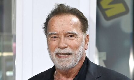 Arnold Schwarzenegger profite d&rsquo;une soirée en amoureux avec sa petite amie de longue date rarement vue