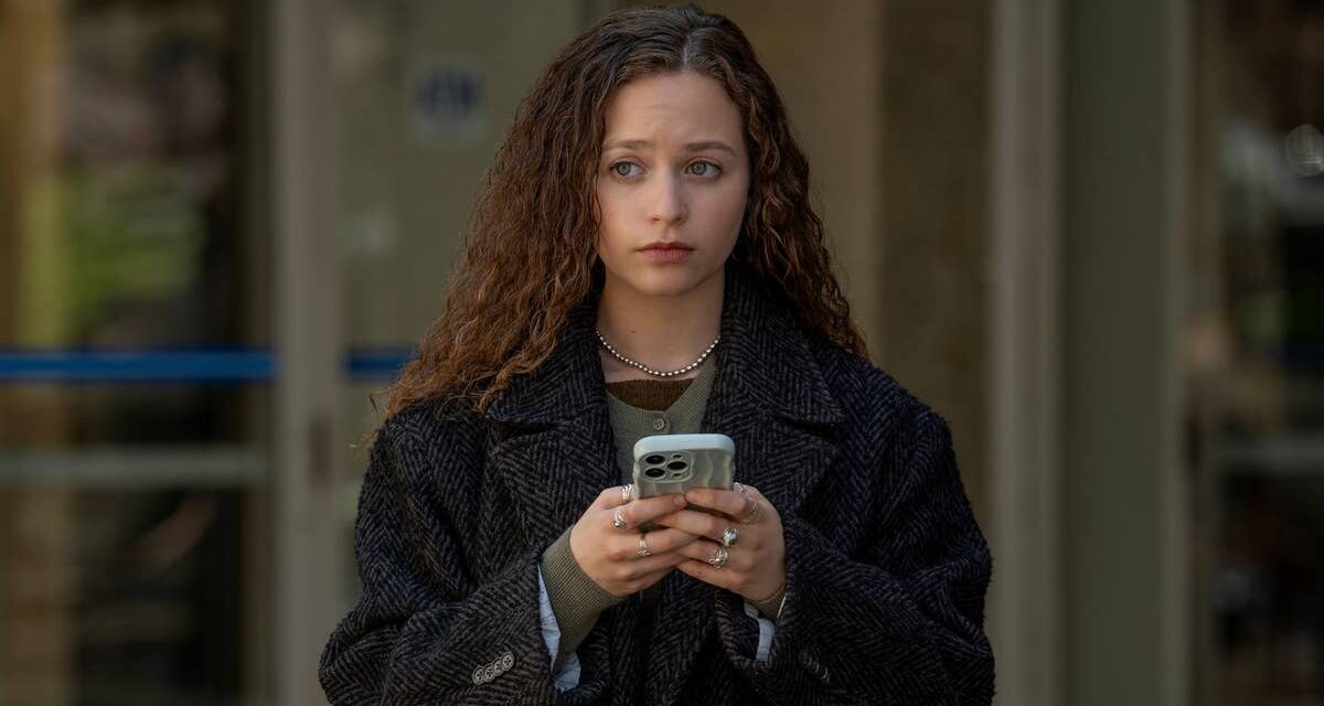 Les téléspectateurs regardent en frénésie le nouveau drame « brillant » The Miniature Wife en une seule séance