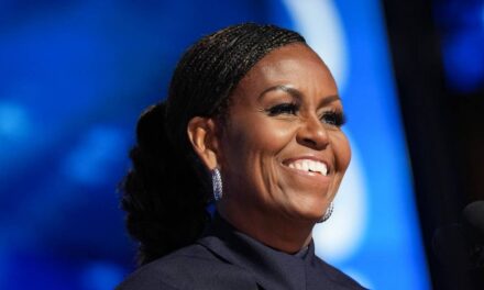 Michelle Obama passe inaperçue lors d&rsquo;une sortie solo à New York pour soutenir une nouvelle entreprise
