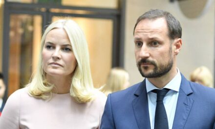Le prince héritier Haakon défend son épouse Mette-Marit suite aux courriels d&rsquo;Epstein : « Nous avons traversé beaucoup de choses »