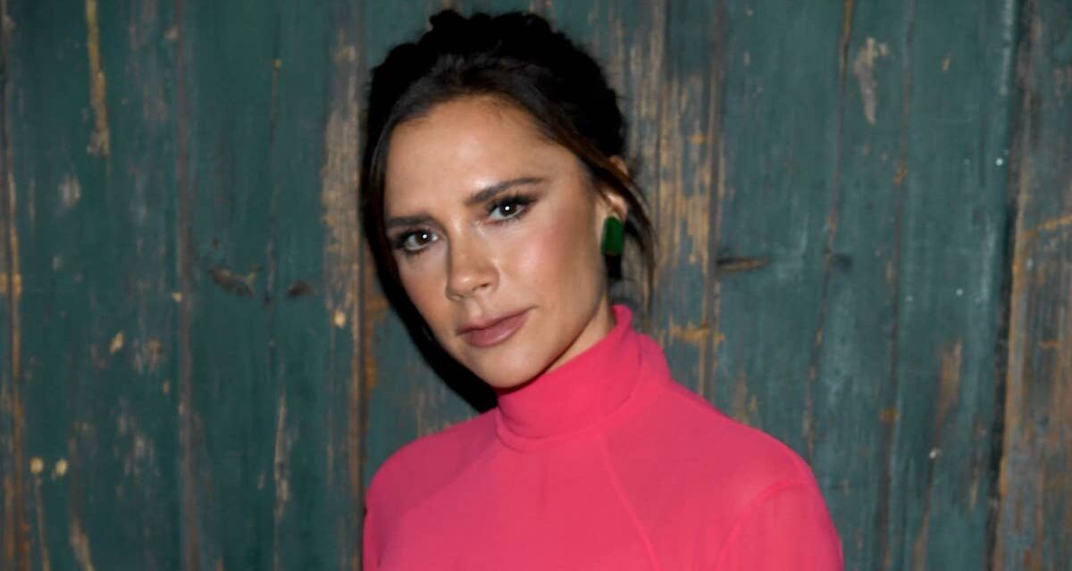 Victoria Beckham a sa place dans une boîte à musique en robe de ballerine de conte de fées – et bob des années 2000
