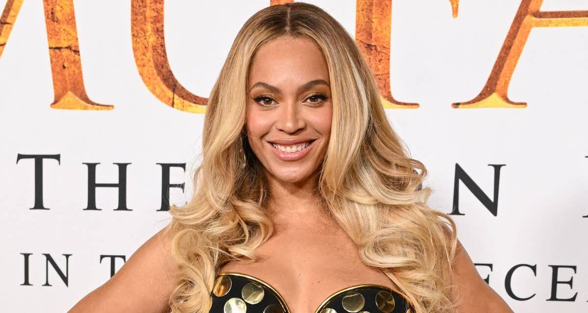 Beyoncé taquine ses fans dans de superbes photos de plage qui suscitent de grandes conversations