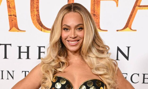 Beyoncé taquine ses fans dans de superbes photos de plage qui suscitent de grandes conversations