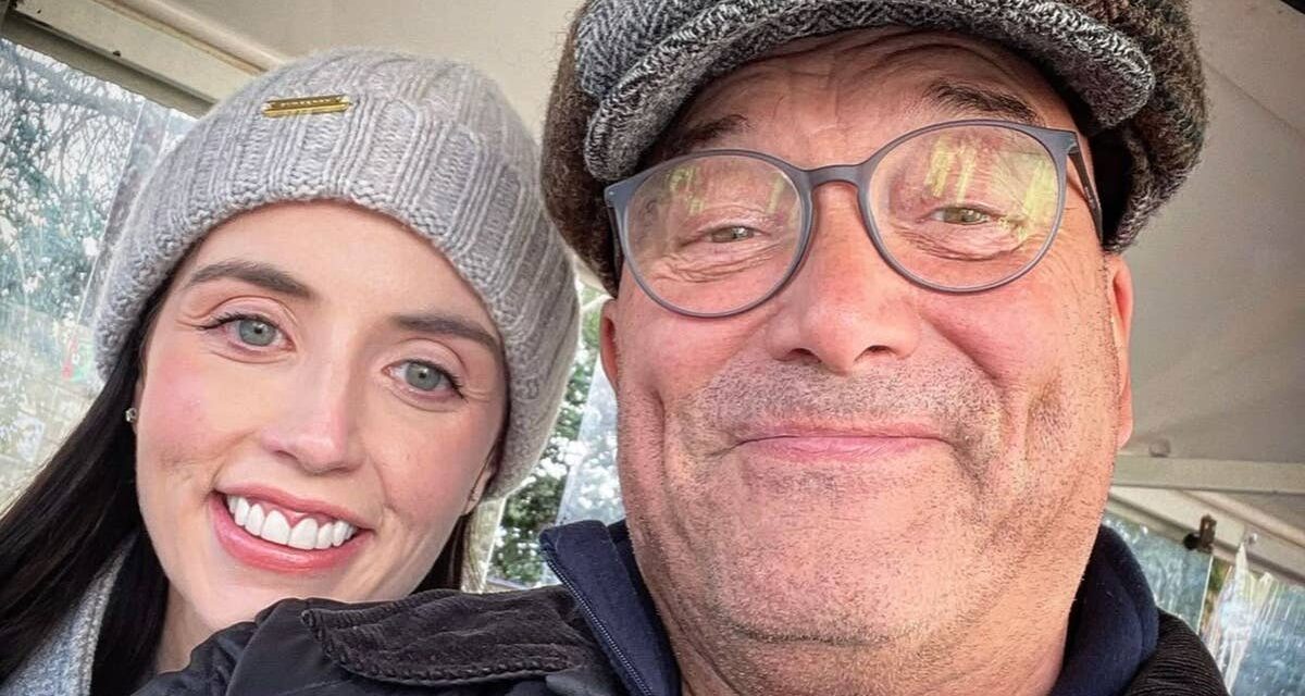 La star de MasterChef, Gregg Wallace, fait un rare aveu de mariage au milieu d&rsquo;un bouleversement familial majeur