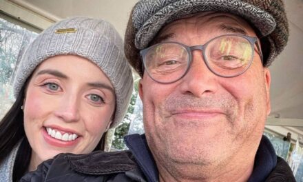 La star de MasterChef, Gregg Wallace, fait un rare aveu de mariage au milieu d&rsquo;un bouleversement familial majeur