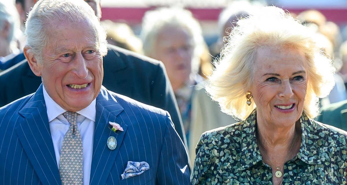 Le très rare moment PDA du roi Charles et de la reine Camilla filmé à l&rsquo;occasion du 21e anniversaire