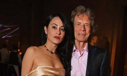 La situation de vie partagée de Mick Jagger et de sa fiancée Melanie Hamrick dans la « Vallée des rois » – avec un entourage itinérant