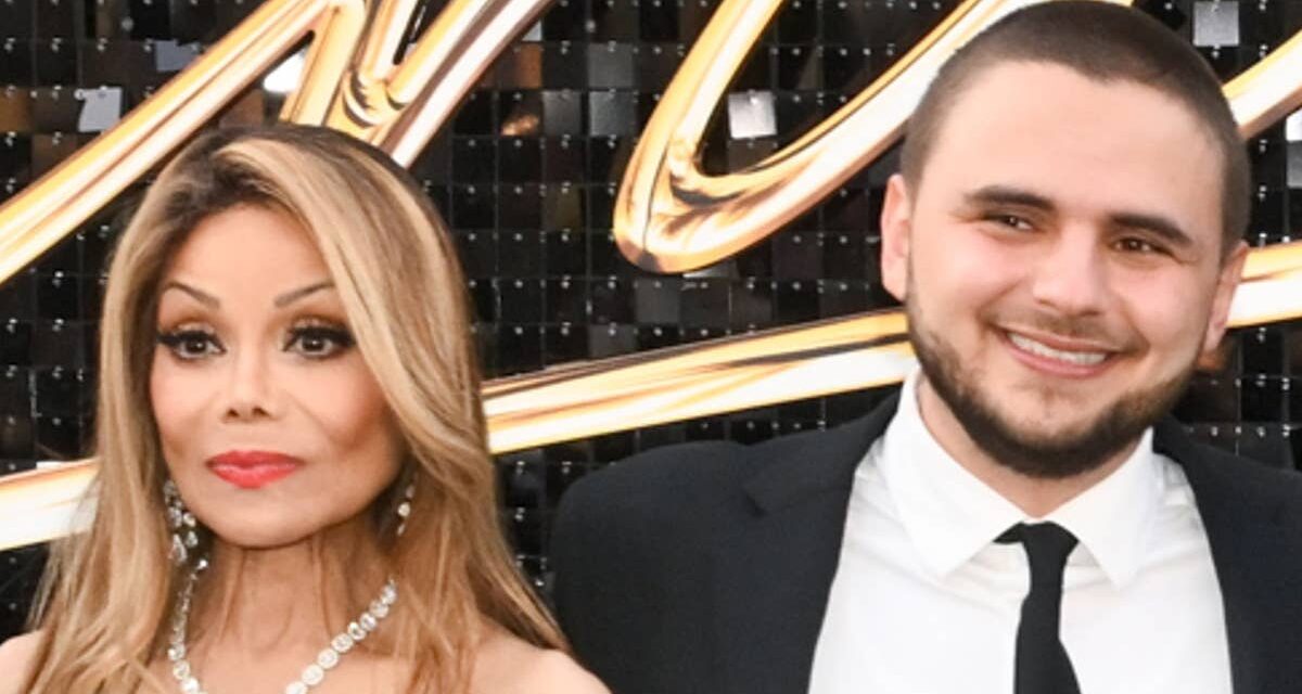 La Toya Jackson a l&rsquo;air incroyable alors qu&rsquo;elle rejoint son neveu Prince à l&rsquo;avant-première de Michael.