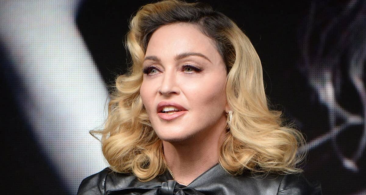 Madonna combine fourrure et dentelle pour le combo sensuel ultime à Venise