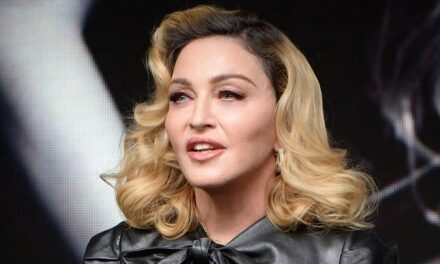 Madonna combine fourrure et dentelle pour le combo sensuel ultime à Venise