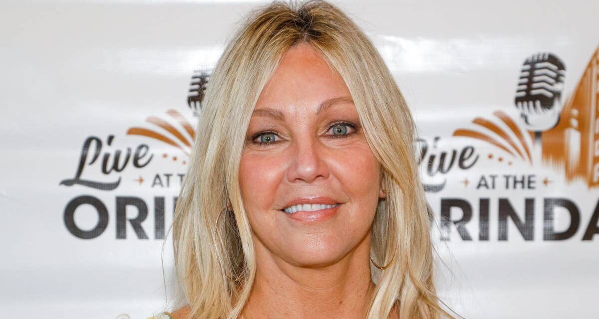 Heather Locklear se rapproche de son petit ami star de la télévision après que sa romance soit devenue publique