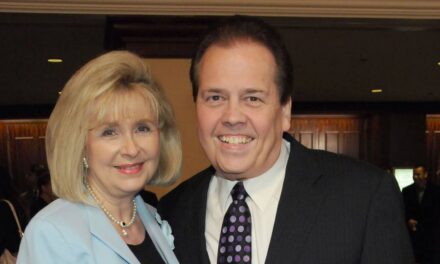 L&rsquo;épouse d&rsquo;Alan Osmond et ses 8 fils qu&rsquo;il laisse derrière lui après son décès à 76 ans