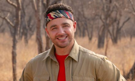 Rencontrez les frères sosies d&rsquo;Adam Thomas qui sont tout aussi célèbres que lui