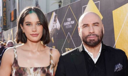 Le message émouvant de John Travolta à sa fille Ella incite les fans à dire la même chose