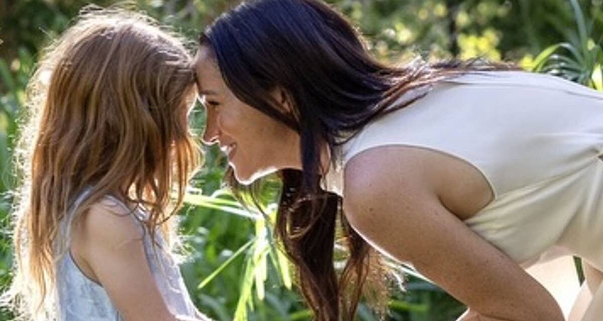 La princesse Lilibet, 4 ans, est une influenceuse de mode accidentelle dans une robe à 40 £ à guichets fermés