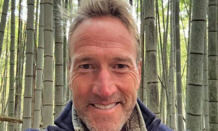 Le fils sosie de Ben Fogle le domine dans un message ultra rare