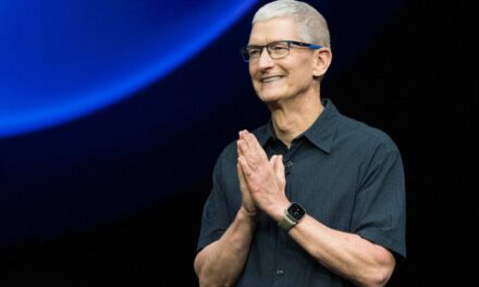 Tim Cook quitte son poste de PDG d&rsquo;Apple après 15 ans – rencontrez son remplaçant