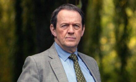 La célèbre épouse de la star de Lewis, Kevin Whately, révélée