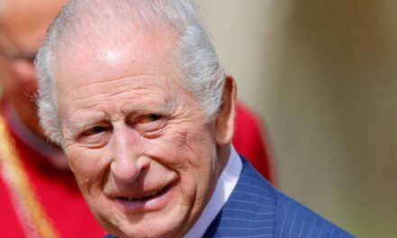 L&rsquo;ancien attaché de presse du roi Charles qui est parti brusquement après le décès d&rsquo;une photo