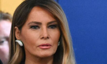 La réponse effrayante en deux mots de Melania Trump alors que des coups de feu retentissaient lors du dîner à la Maison Blanche