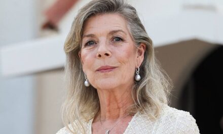 La princesse Caroline de Monaco vient de recréer le moment le plus brillant de Kate Middleton en robe de bal