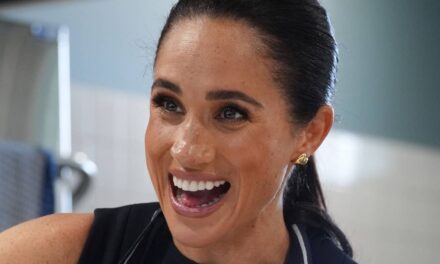 Meghan Markle réagit lorsqu&rsquo;on lui dit qu&rsquo;elle n&rsquo;a pas de rides à Melbourne – regardez
