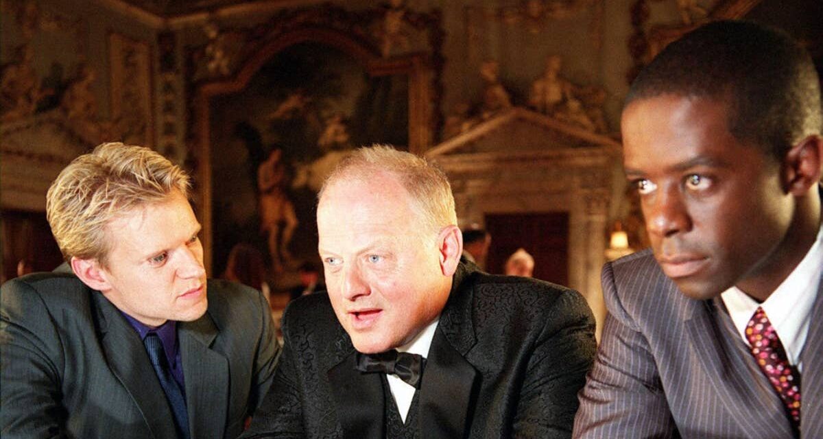 Une star de la BBC taquine le retour du drame policier « spectaculaire » Hustle : « Il y a toujours des conversations »