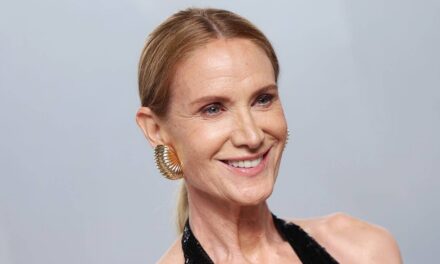 Rencontrez la fille de l&rsquo;actrice de la star des années 80 Kelly Lynch qui a joué aux côtés d&rsquo;Adam Sandler et Jennifer Garner