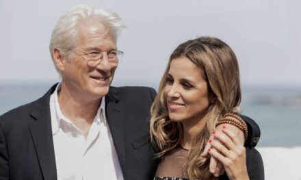 Alejandra, l&rsquo;épouse de Richard Gere, fait un aveu doux-amer à propos de 3 enfants