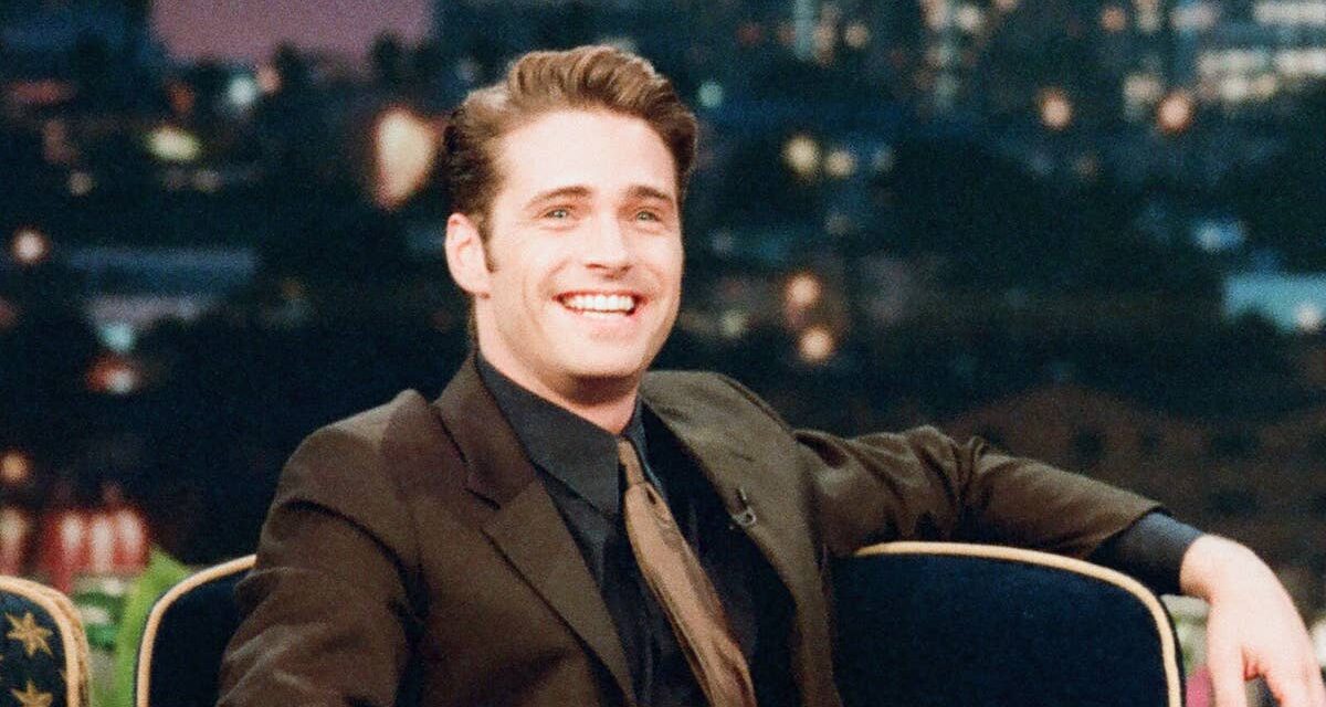 Beverly Hills, la star de 90210, Jason Priestley, est méconnaissable dans une nouvelle vidéo