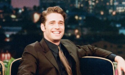 Beverly Hills, la star de 90210, Jason Priestley, est méconnaissable dans une nouvelle vidéo