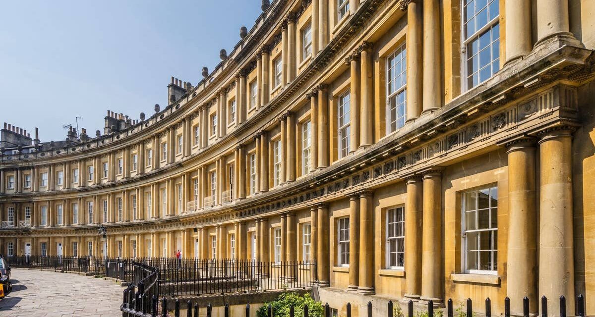 De Bridgerton à Wuthering Heights, voici le meilleur de la Grande-Bretagne à l&rsquo;écran – et comment le faire