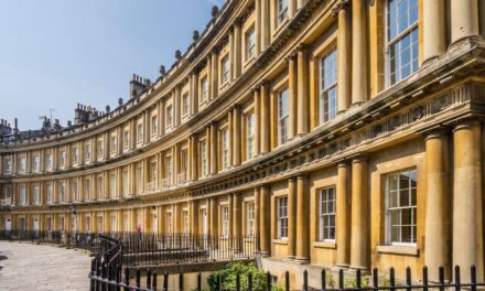 De Bridgerton à Wuthering Heights, voici le meilleur de la Grande-Bretagne à l&rsquo;écran – et comment le faire