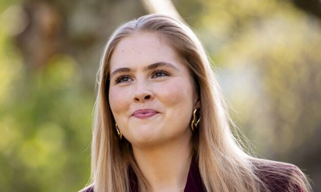 La princesse Amalia, 22 ans, signale un « changement » pour la future monarchie – en body moulant et sac Zara