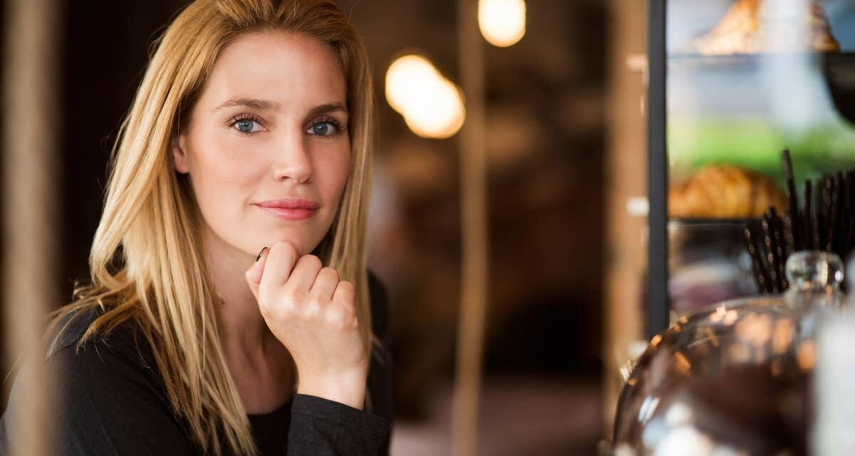 Pourquoi le sucre peut être la cause du vieillissement de votre peau – et 6 astuces pour l&rsquo;arrêter sans renoncer aux friandises