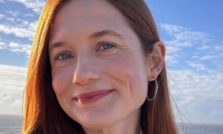 La star de Harry Potter, Bonnie Wright, annonce son deuxième bébé dans une adorable mise à jour de Pâques avec son fils Elio