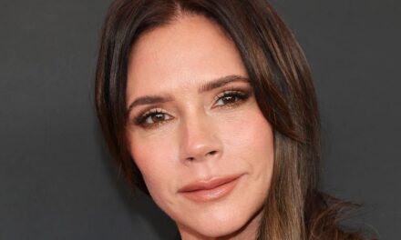 Victoria Beckham mise en garde à propos de son fils Brooklyn : « C&rsquo;est tout ce que je veux vraiment dire »