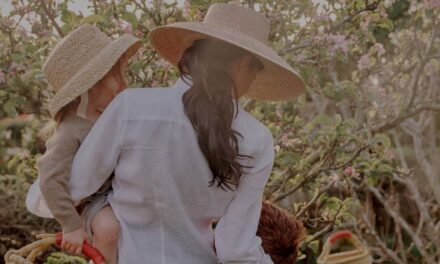 Meghan Markle lance des bougies à 64 $ inspirées du prince Archie et de la princesse Lilibet – avec un doux clin d&rsquo;œil à leurs cheveux roux