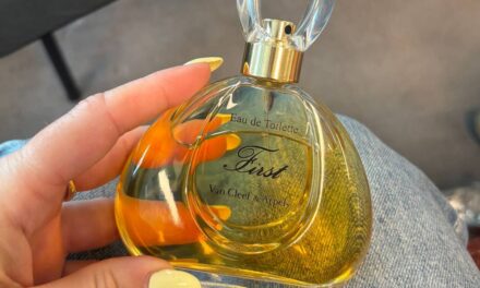 Le prince Harry a comparé le parfum préféré de la princesse Diana au LSD : quelle odeur sent-il vraiment ?