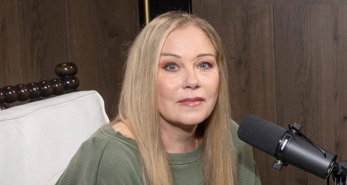 Christina Applegate hospitalisée alors que la bataille en cours contre la SEP prend une tournure douloureuse