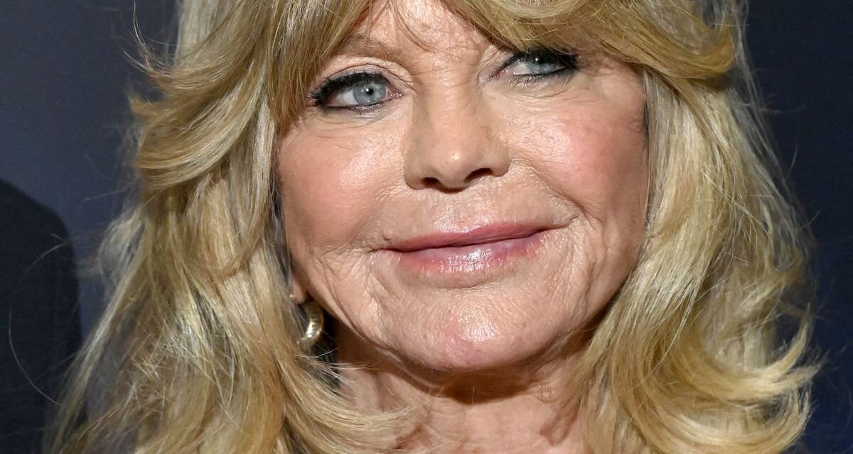 Goldie Hawn, 80 ans, fait vibrer un lutin coupé sur des photos découvertes d&rsquo;un lycée des années 60