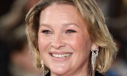 Le changement radical de « mentalité » de Joanna Page à 49 ans qui l&rsquo;a aidée à abandonner deux tailles de robe