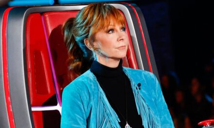 La star de The Voice décède tragiquement à l&rsquo;âge de 24 ans – lisez l&rsquo;hommage déchirant de Reba McEntire alors qu&rsquo;elle pleure sa perte