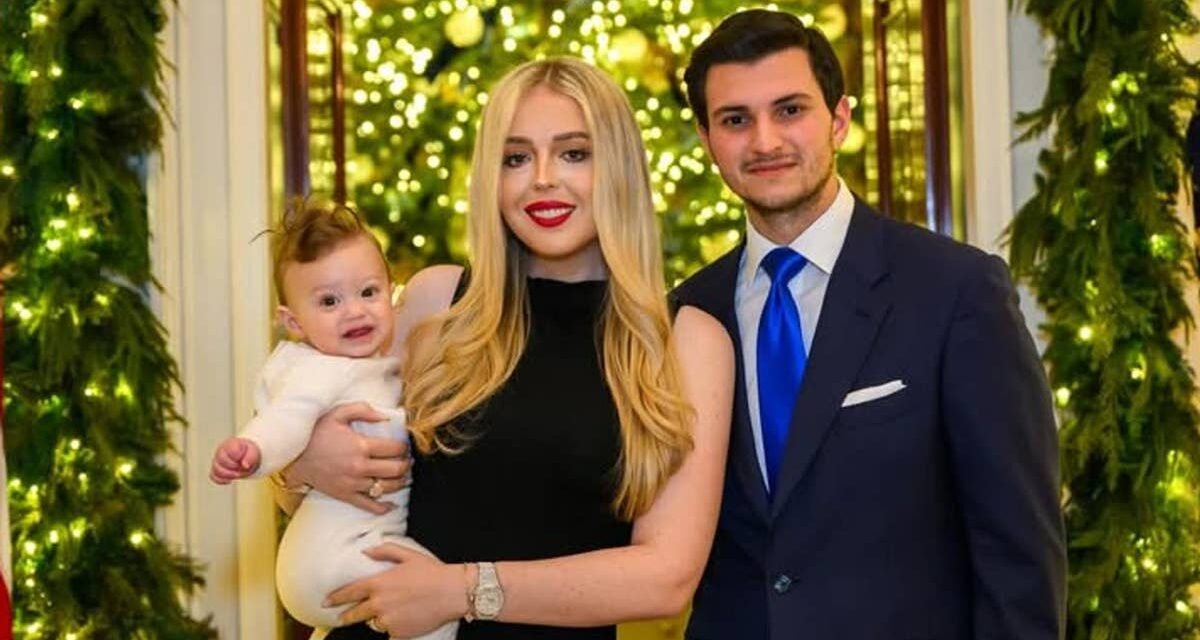 L&rsquo;adorable fils de Tiffany Trump imite son grand-père lors d&rsquo;une rare apparition publique