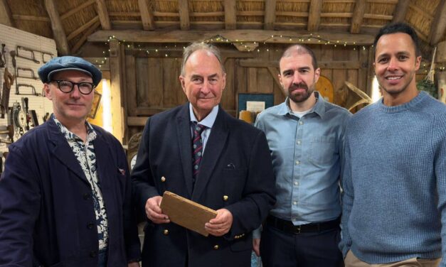 L&rsquo;invité du Repair Shop étonné par la restauration « miraculeuse » : « Juste au-delà des mots »