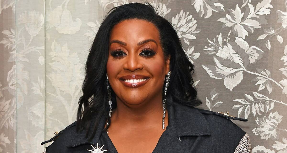 Alison Hammond présente une taille cintrée après une perte de poids spectaculaire de 11 pierres