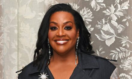 Alison Hammond présente une taille cintrée après une perte de poids spectaculaire de 11 pierres