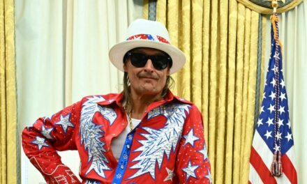 À l&rsquo;intérieur de la réplique de la maison Blanche de Kid Rock, qui a coûté plusieurs millions de dollars, avec une salle de bains plaquée or