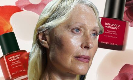 Les femmes d&rsquo;âge moyen disent que ce sérum anti-âge coréen à 20 £ est « fantastique pour les ridules »