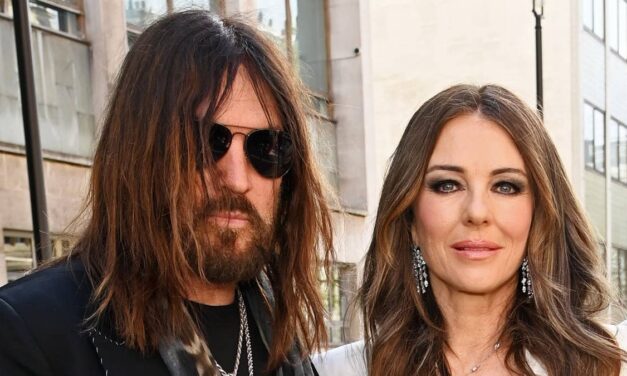 Elizabeth Hurley et Billy Ray Cyrus sont les stars les mieux habillées des Olivier Awards